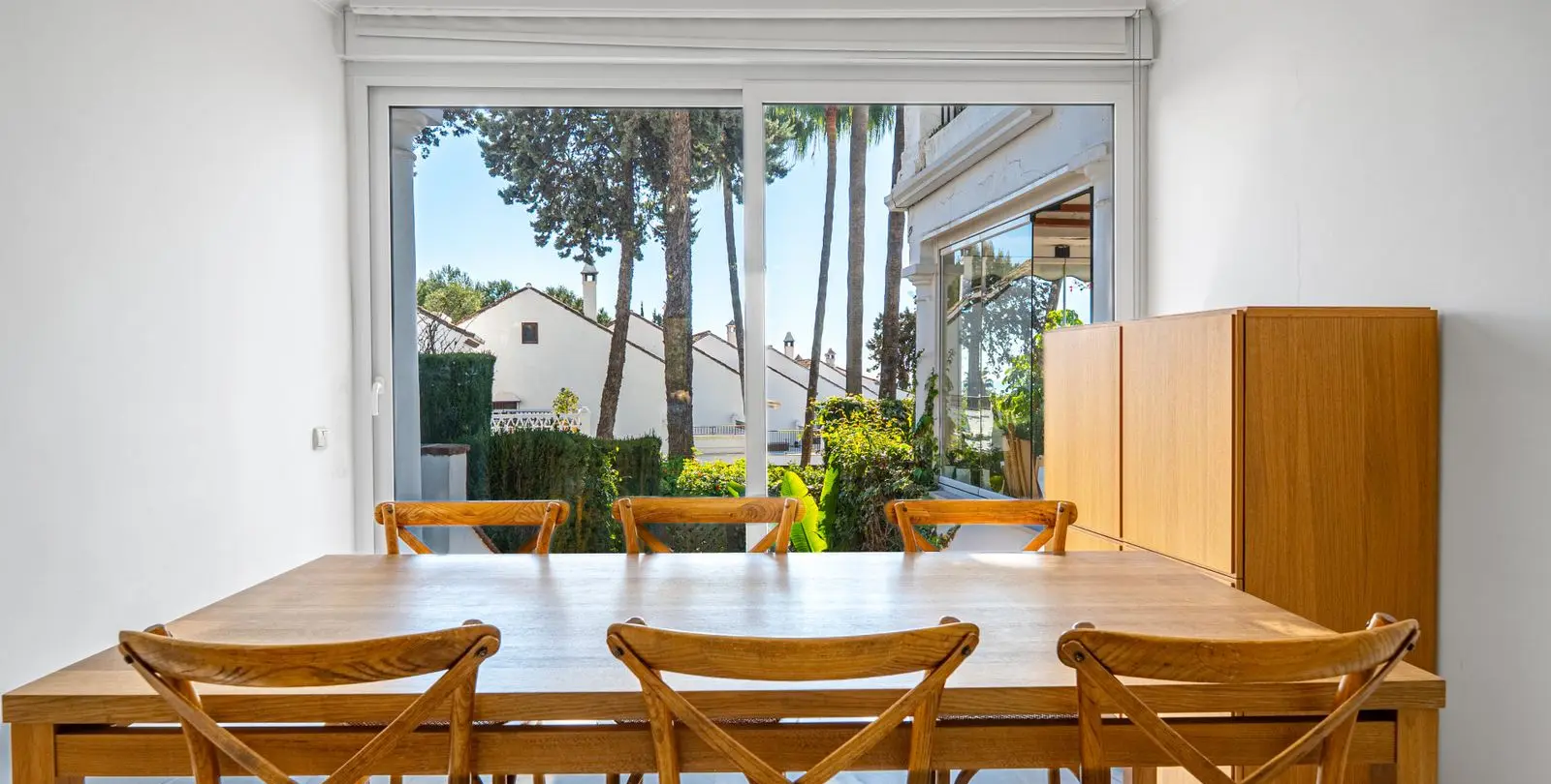 Sale of detached villa in The Golden Mile 9