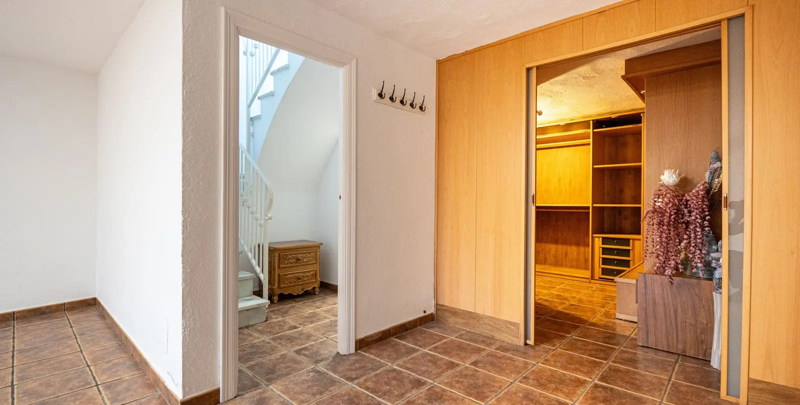 Sale of detached villa in The Golden Mile 16