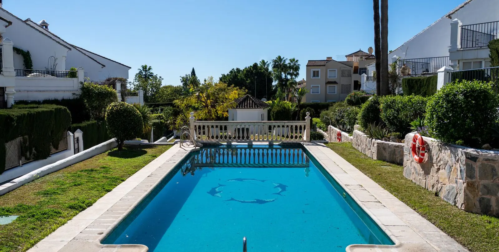 Sale of detached villa in The Golden Mile 19