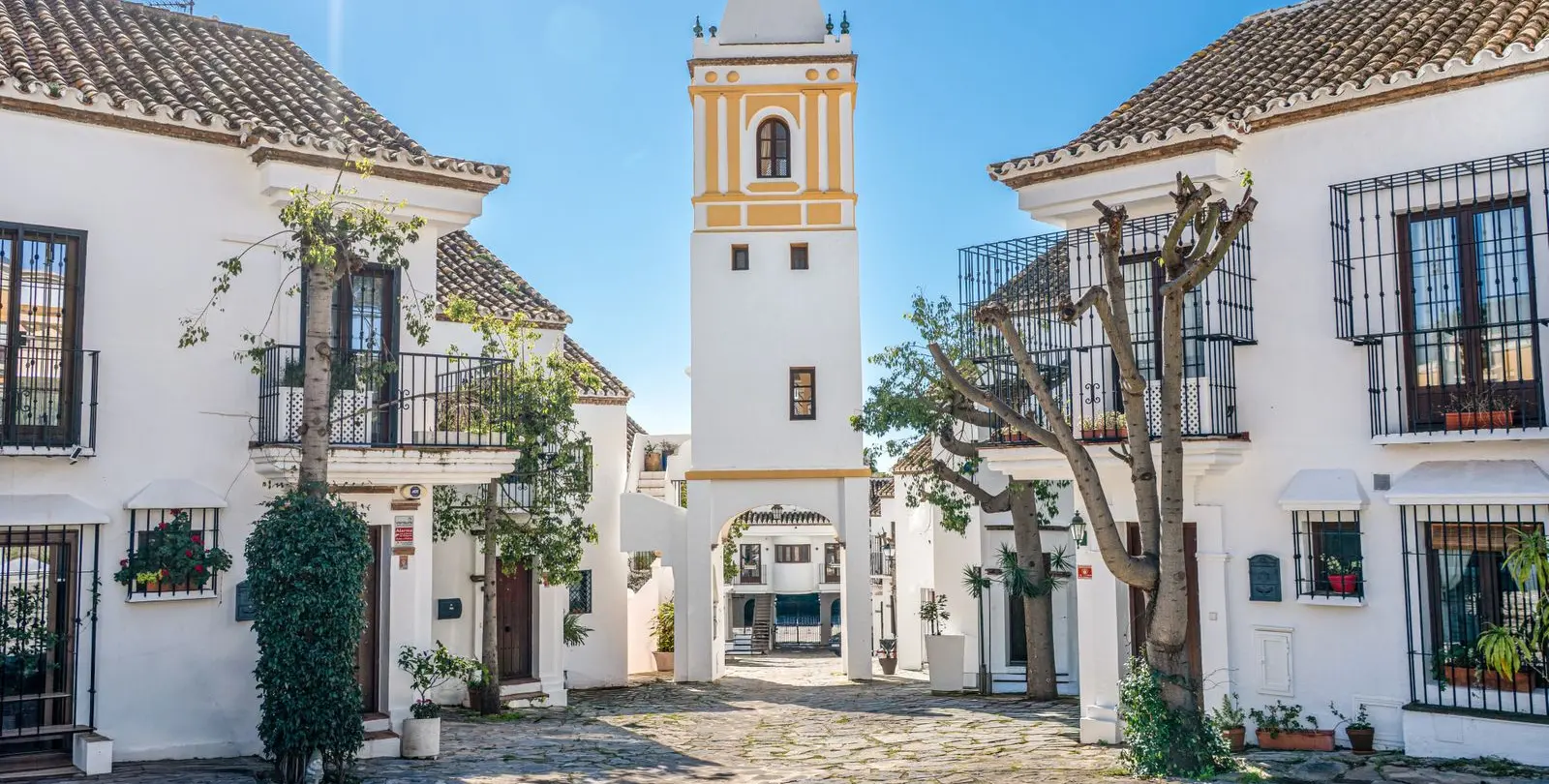 Sale of detached villa in The Golden Mile 24