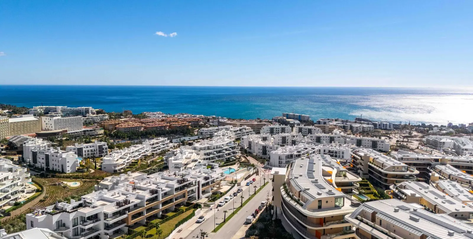 Sale of middle floor apartment in Higueron 2