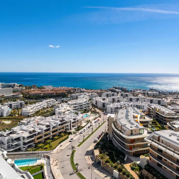 Sale of middle floor apartment in Higueron