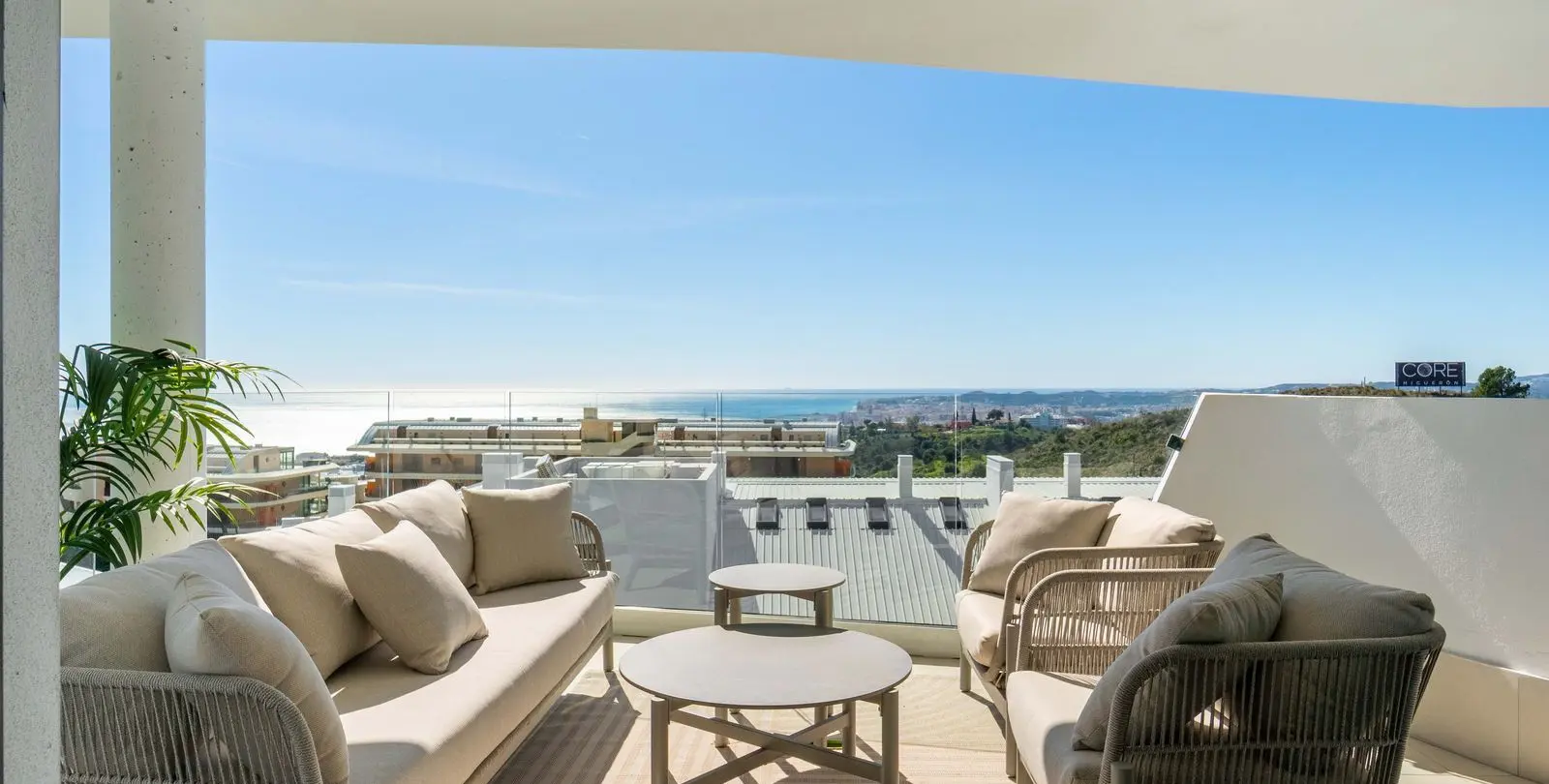 Sale of middle floor apartment in Higueron 3