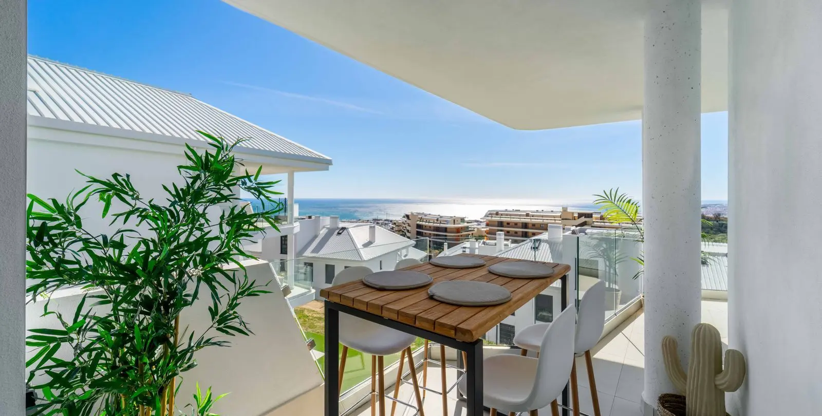 Sale of middle floor apartment in Higueron 5