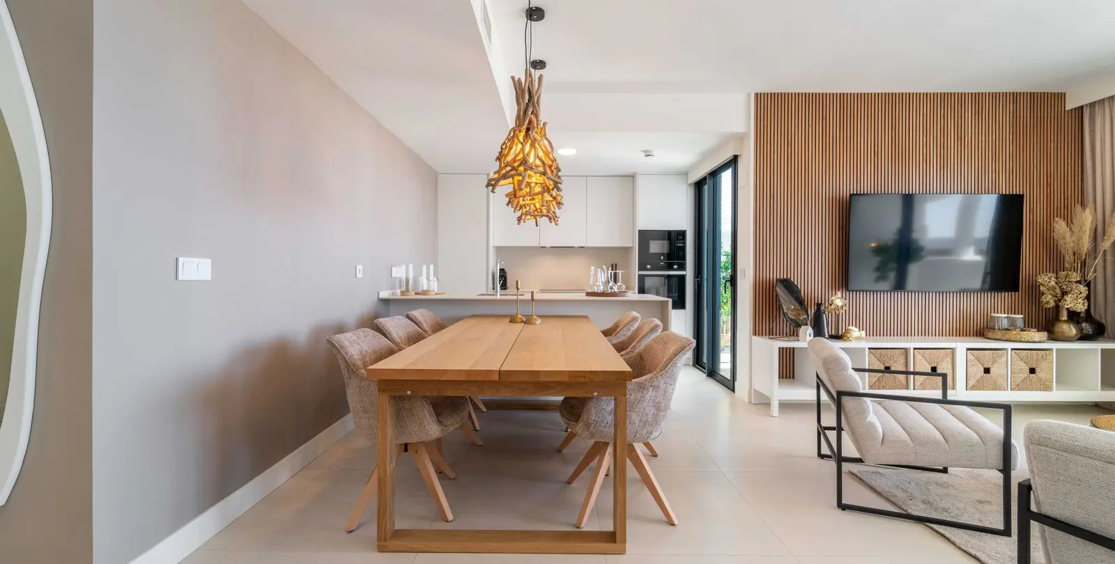 Sale of middle floor apartment in Higueron 12