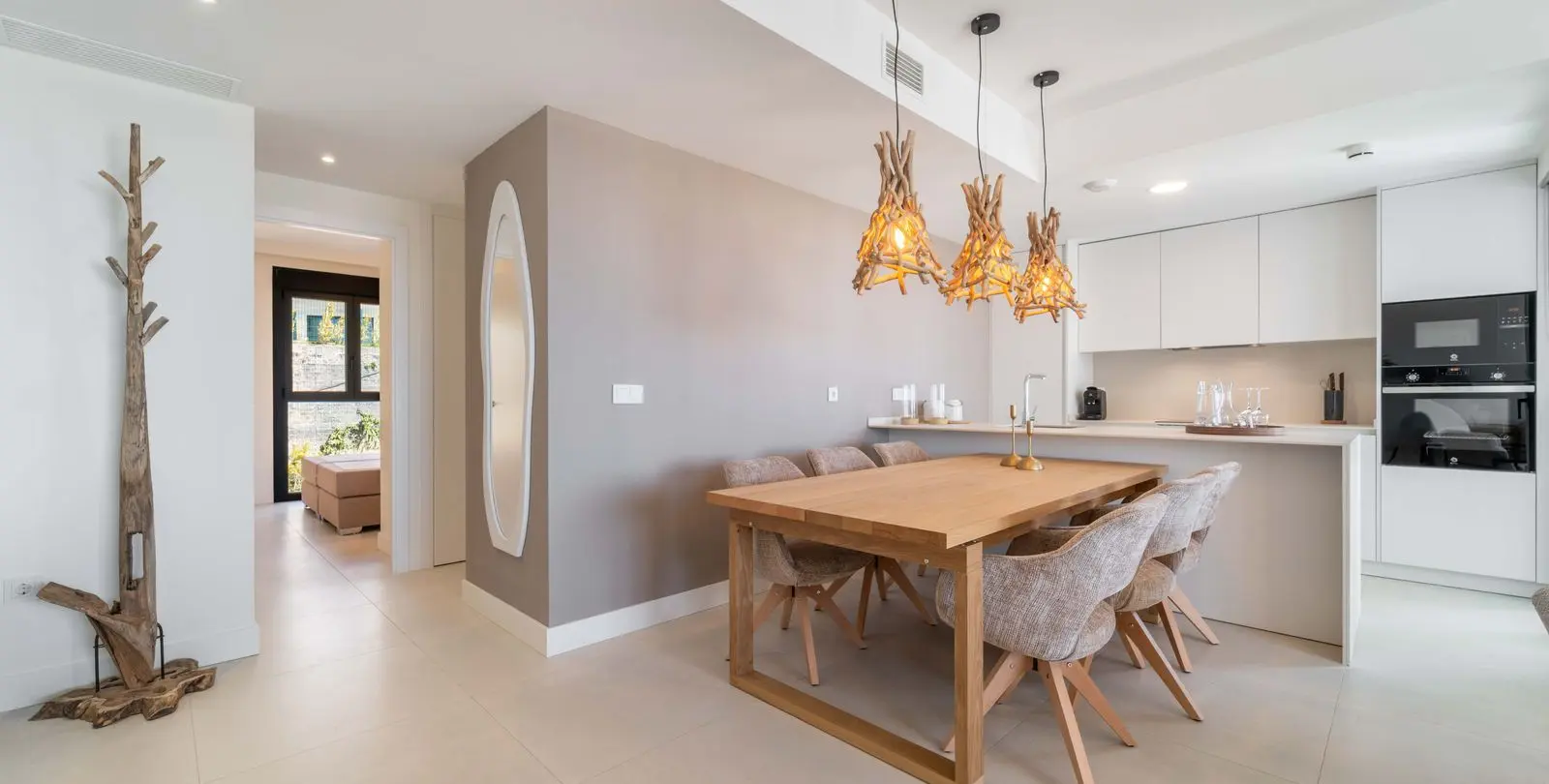 Sale of middle floor apartment in Higueron 15