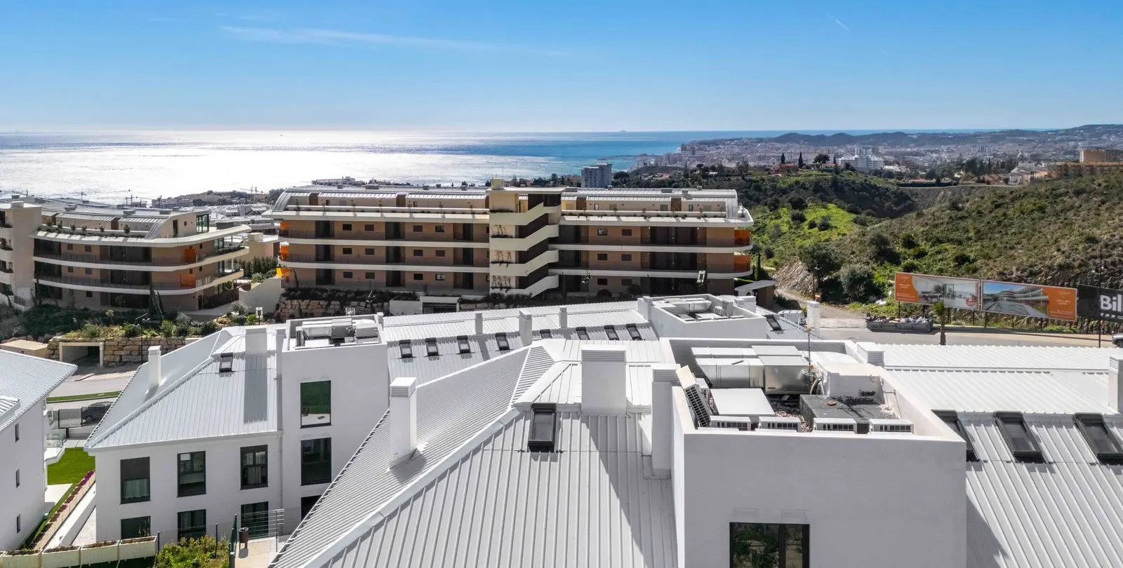 Sale of middle floor apartment in Higueron 16