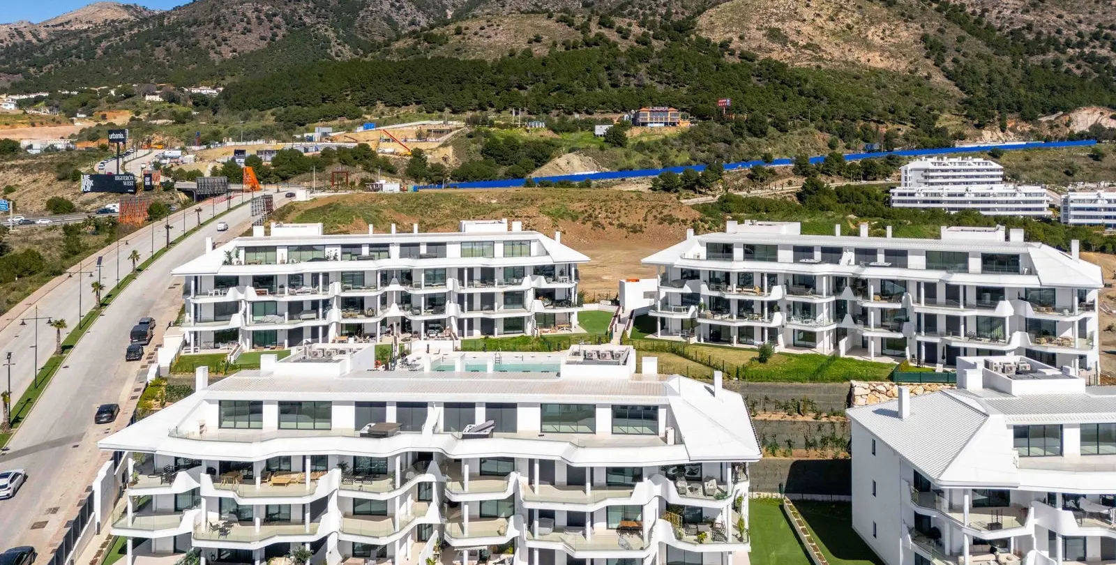 Sale of middle floor apartment in Higueron 22