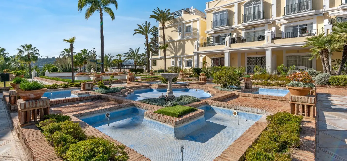 Продажа апартаментов на первом этаже в Marbella 0