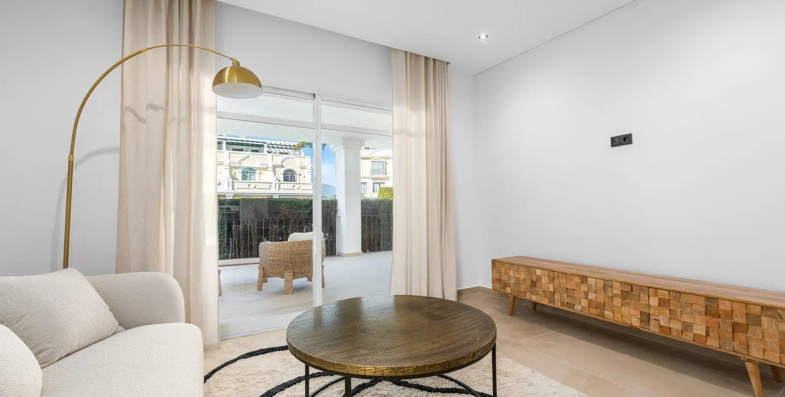 Продажа апартаментов на первом этаже в Marbella 9