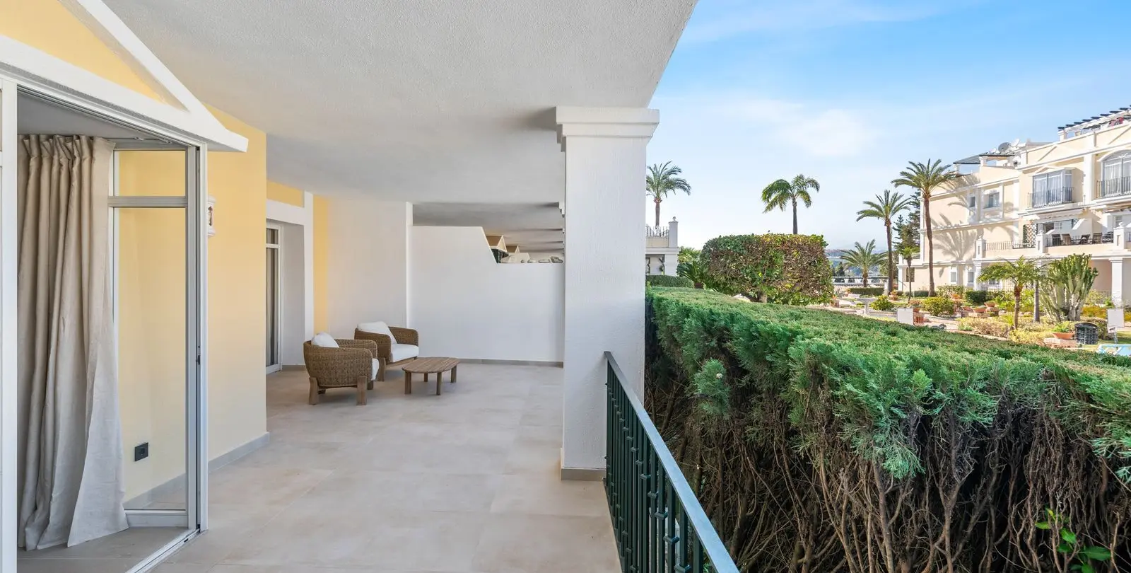 Продажа апартаментов на первом этаже в Marbella 10