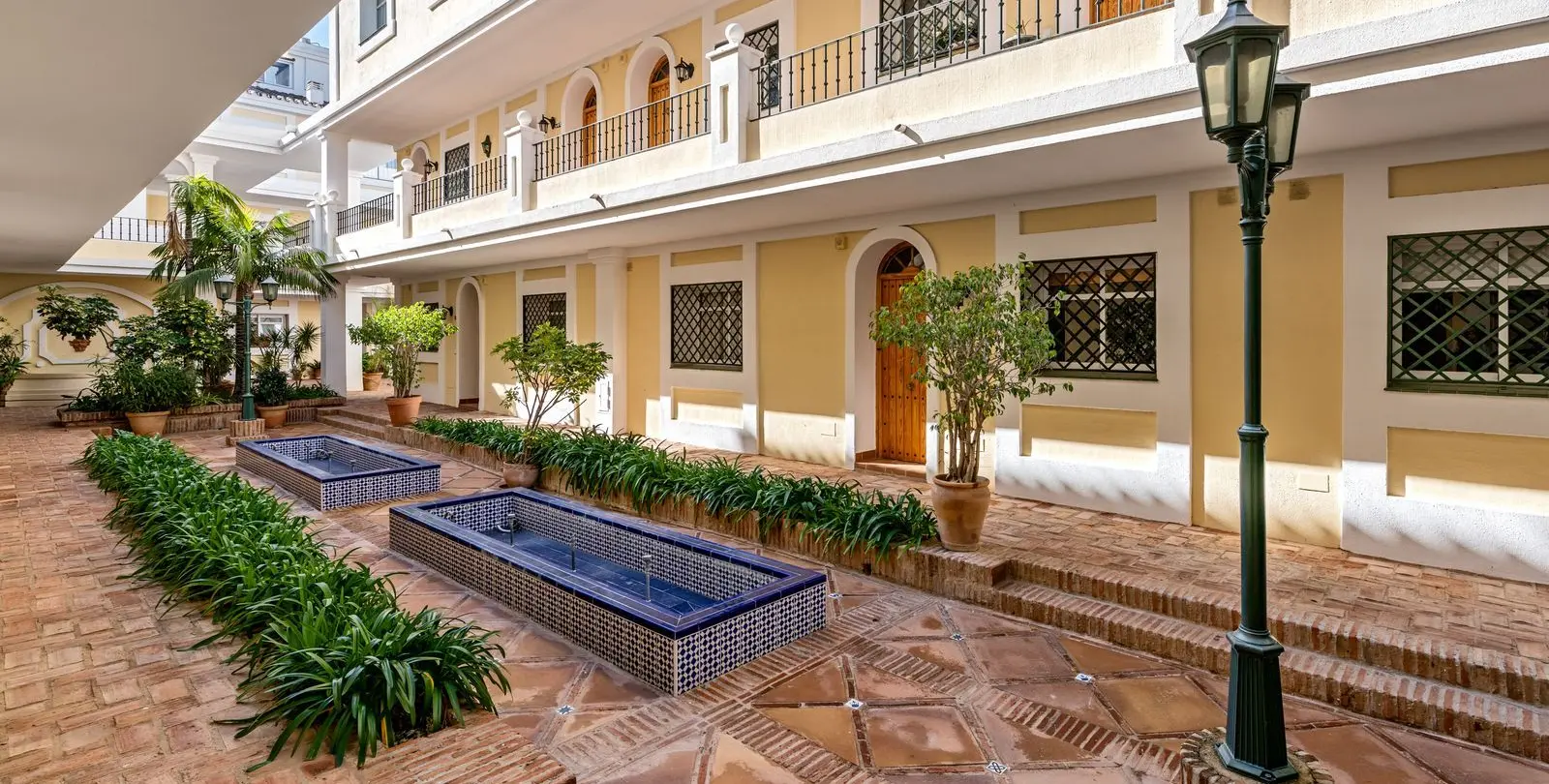Продажа апартаментов на первом этаже в Marbella 21