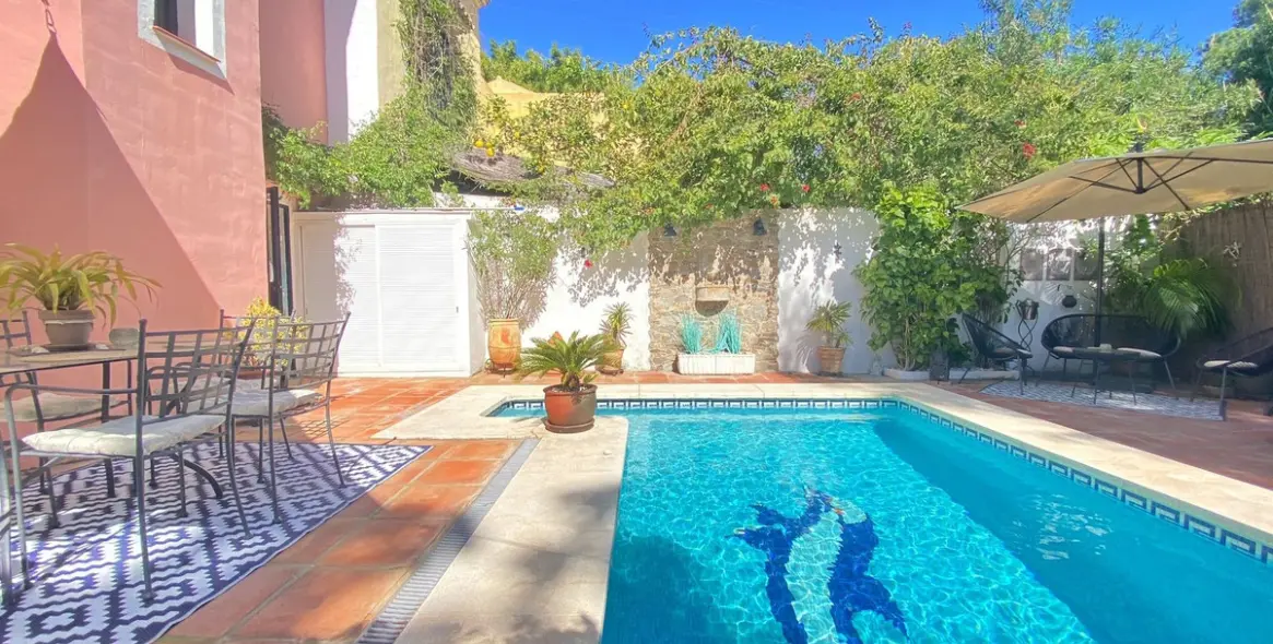 Продажа дома на две семьи в Marbella 2