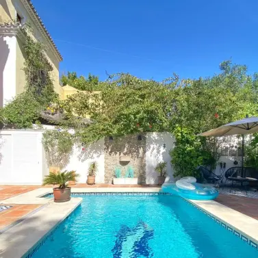 Продажа дома на две семьи в Marbella