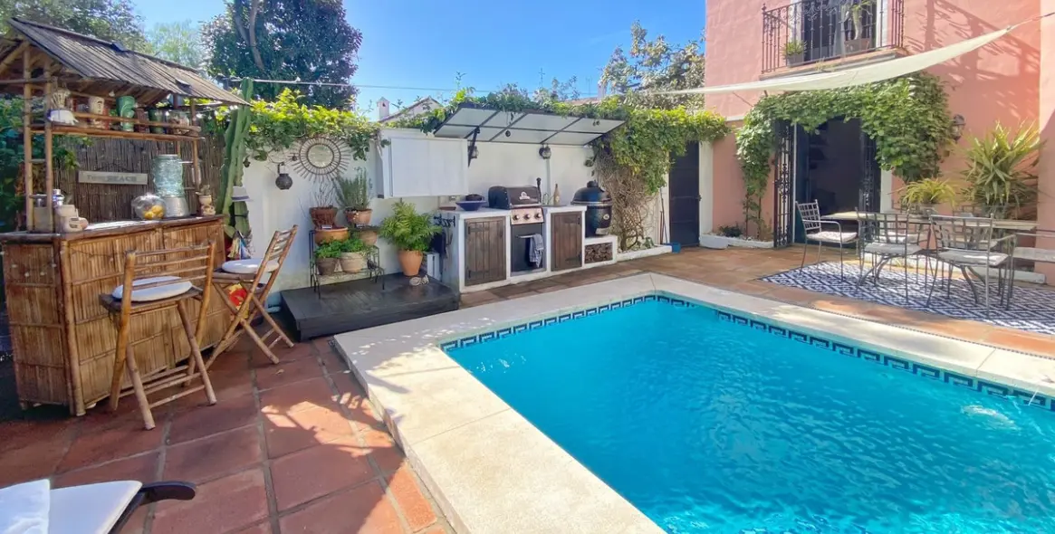 Продажа дома на две семьи в Marbella 8