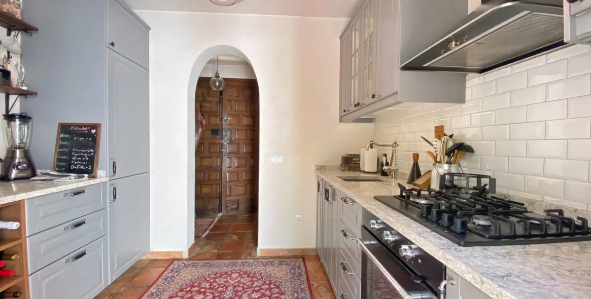 Продажа дома на две семьи в Marbella 15