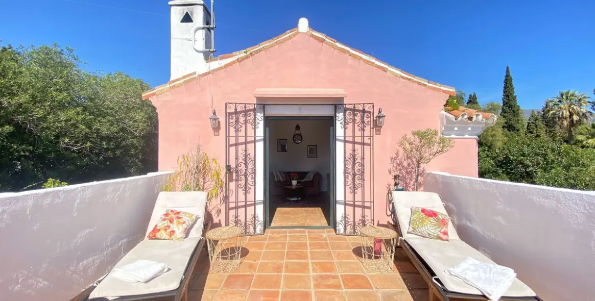 Продажа дома на две семьи в Marbella 46