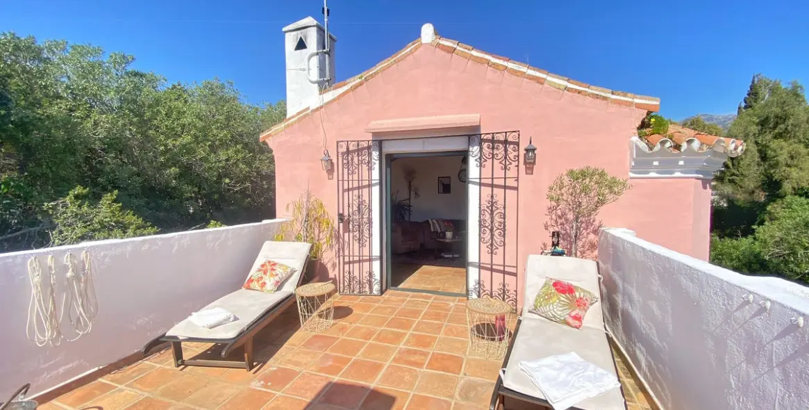 Продажа дома на две семьи в Marbella 47