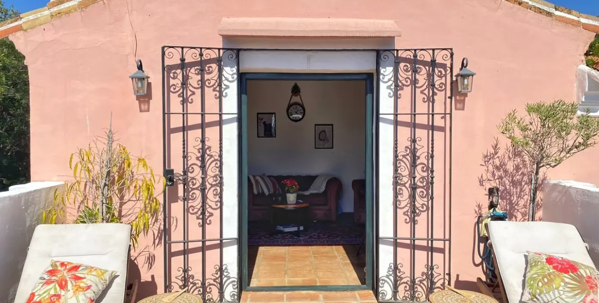 Продажа дома на две семьи в Marbella 48