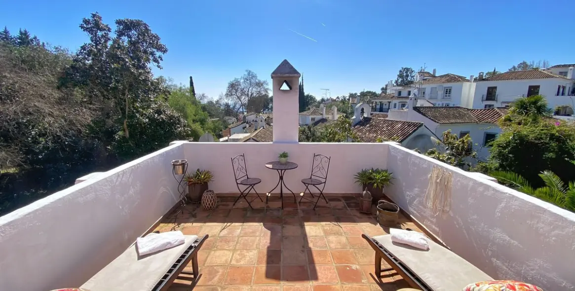 Продажа дома на две семьи в Marbella 49