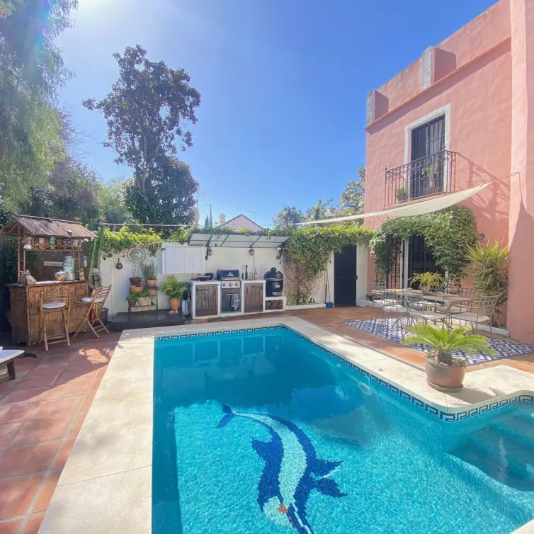 Продажа дома на две семьи в Marbella