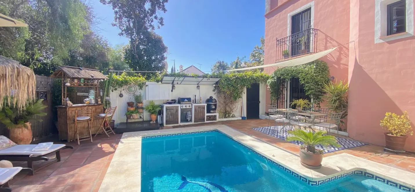 Продажа дома на две семьи в Marbella 0