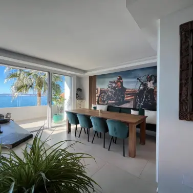 Sale of middle floor apartment in Estepona