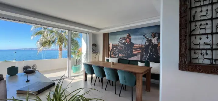 Sale of middle floor apartment in Estepona 2