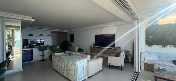 Sale of middle floor apartment in Estepona 4