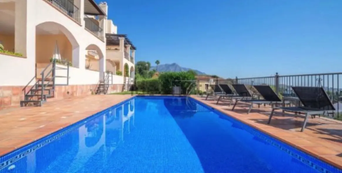 Venta de ático dúplex en Benahavís 1