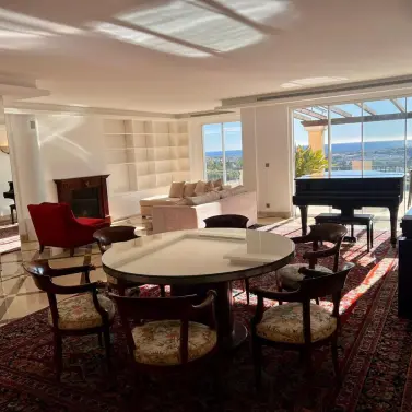 Venta de ático dúplex en Benahavís