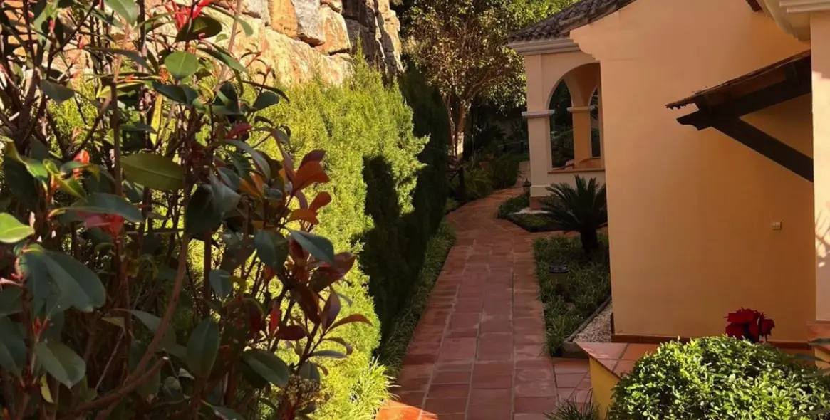 Venta de ático dúplex en Benahavís 7