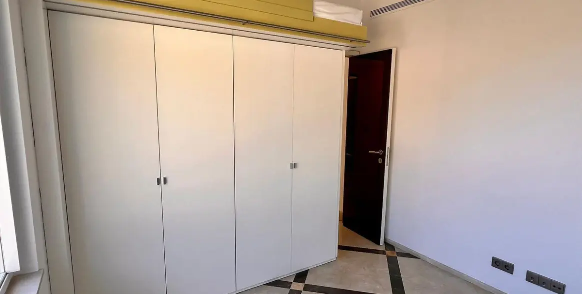 Venta de ático dúplex en Benahavís 13