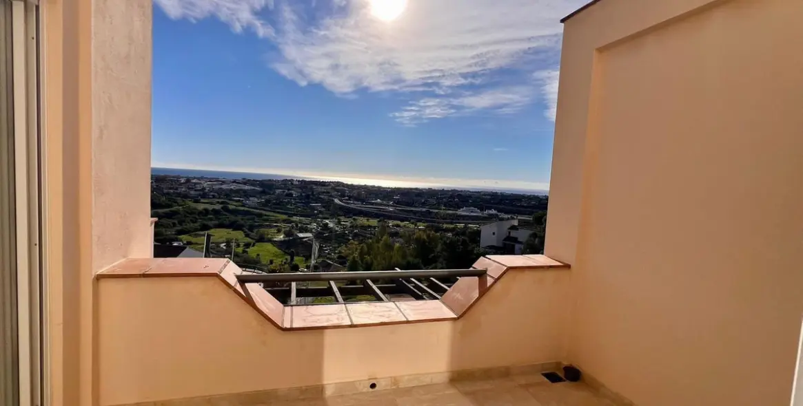 Venta de ático dúplex en Benahavís 14