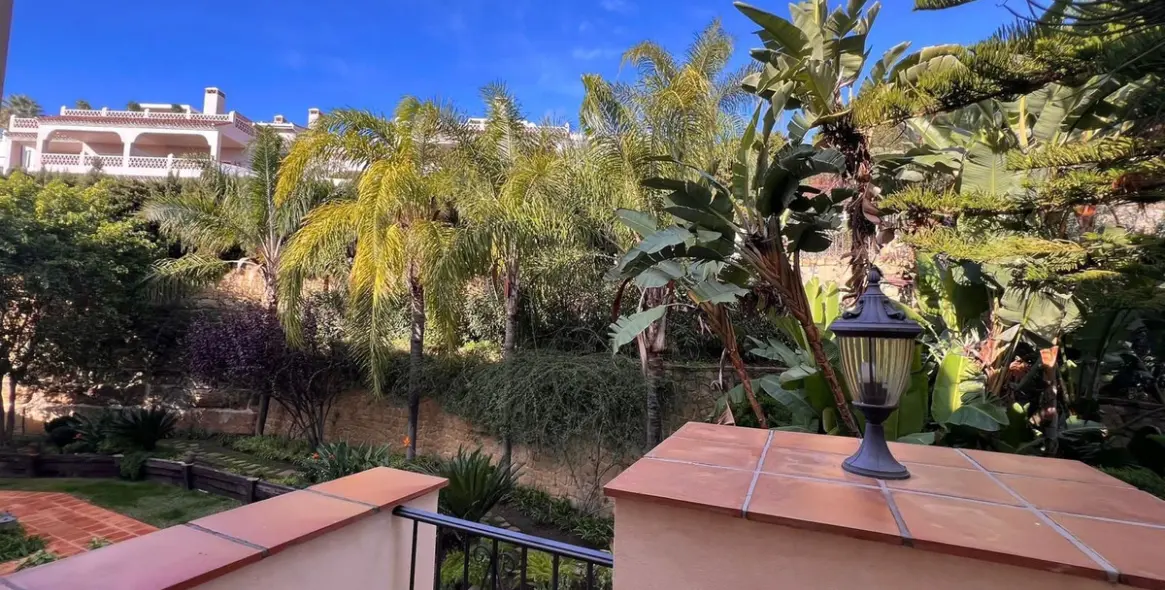 Venta de ático dúplex en Benahavís 20