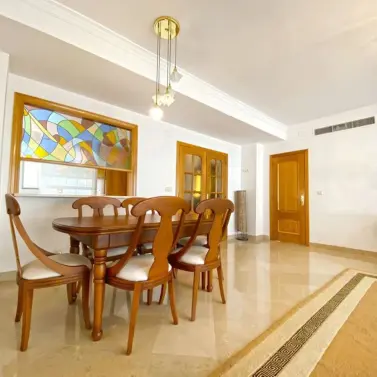 Venta de apartamento en planta media en Marbella