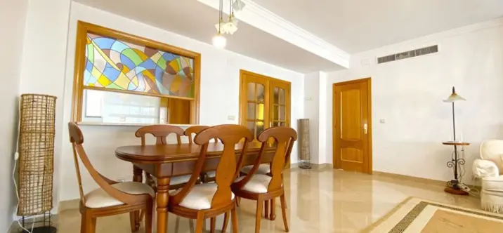 Venta de apartamento en planta media en Marbella 1