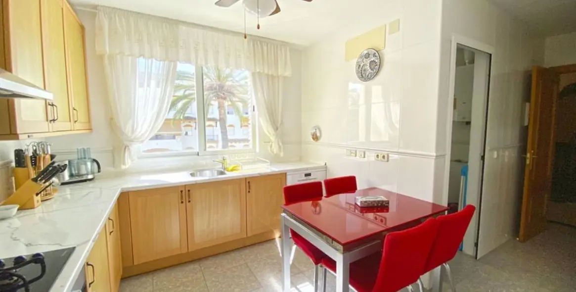 Venta de apartamento en planta media en Marbella 4