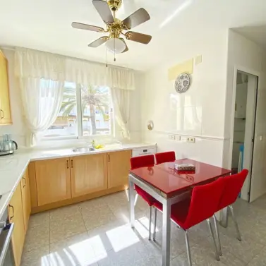 Venta de apartamento en planta media en Marbella