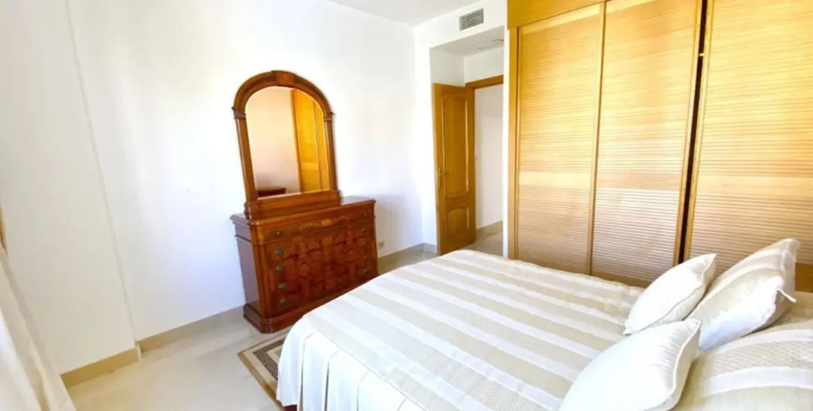 Venta de apartamento en planta media en Marbella 6