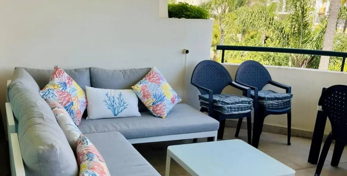 Venta de apartamento en planta media en Marbella 13