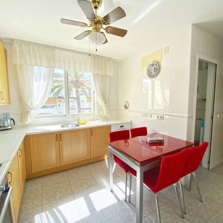 Venta de apartamento en planta media en Marbella