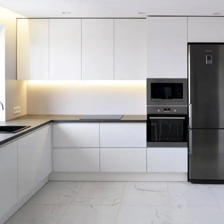 Venta de apartamento en planta media en Marbella