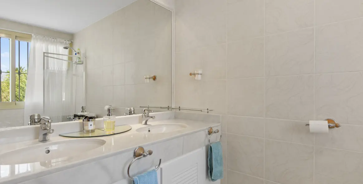 Продажа  отдельно стоящей виллы в Benahavís 21