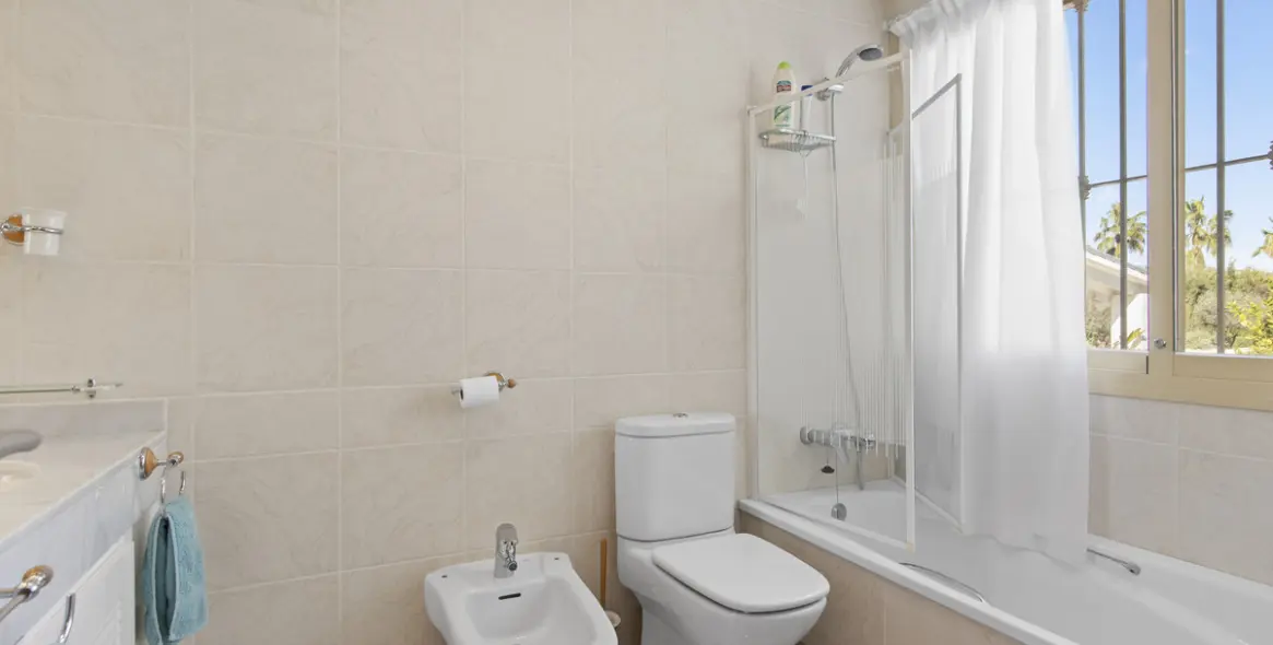 Продажа  отдельно стоящей виллы в Benahavís 23