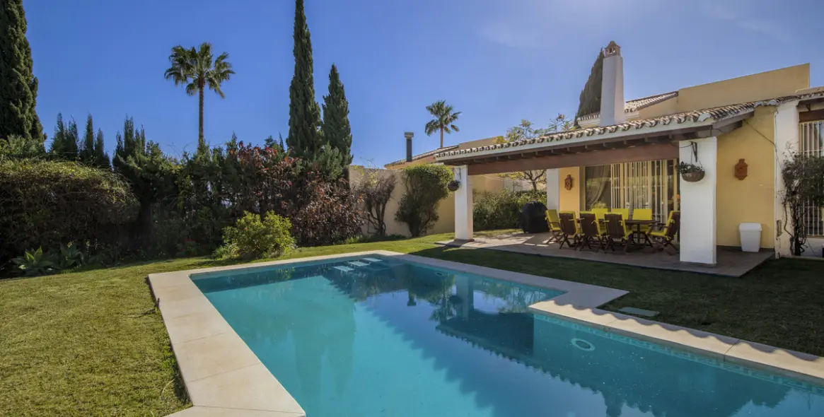 Продажа  отдельно стоящей виллы в Benahavís 30