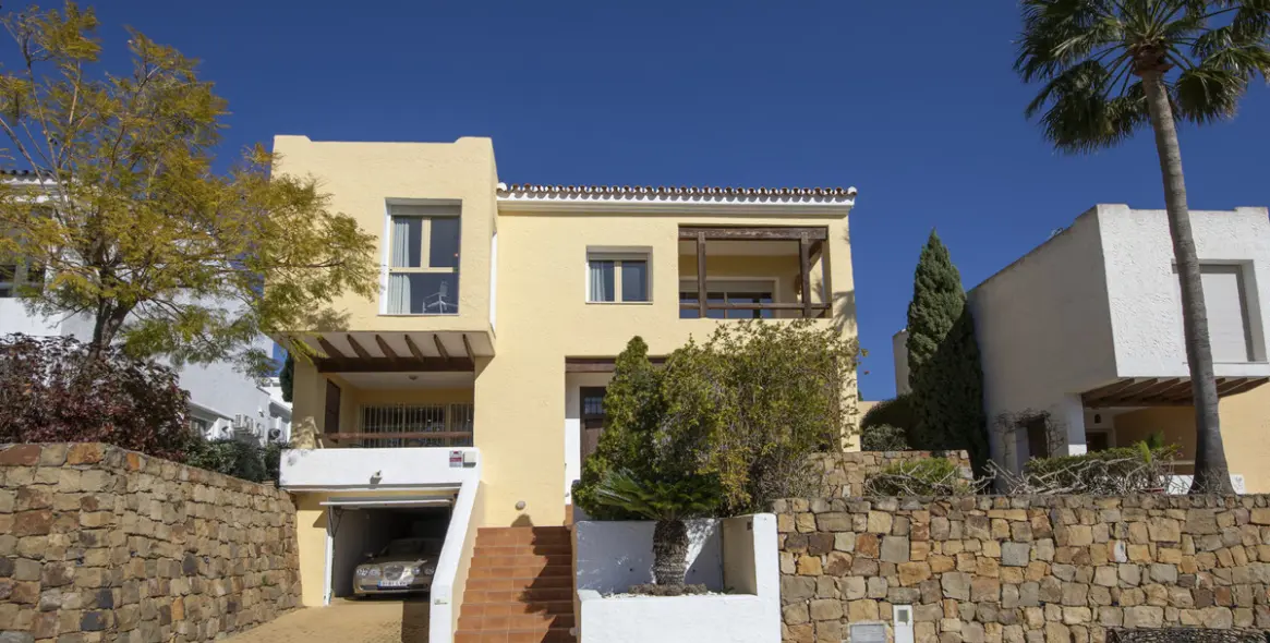 Продажа  отдельно стоящей виллы в Benahavís 31