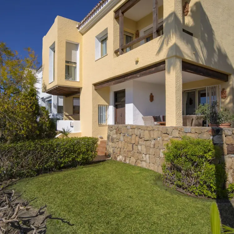 Sale of detached villa in Benahavís