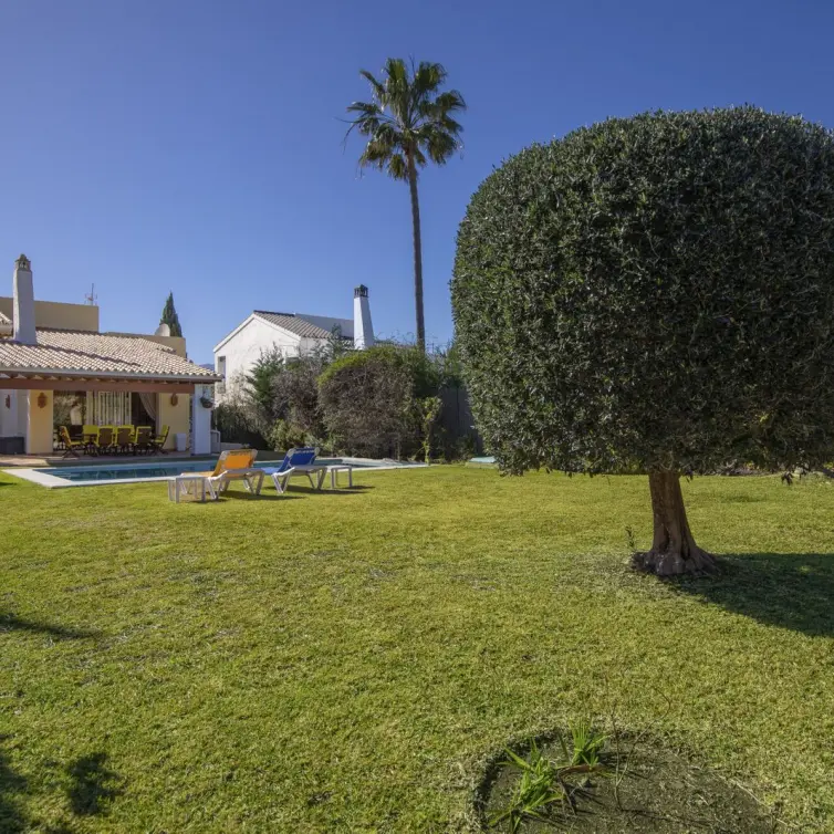 Sale of detached villa in Benahavís