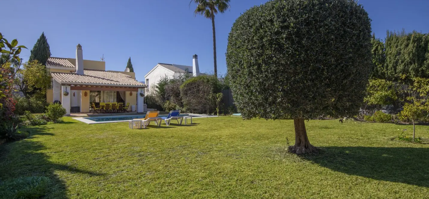 Sale of detached villa in Benahavís 2